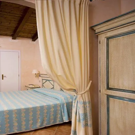 Colonna Du Golf Otel 4*
